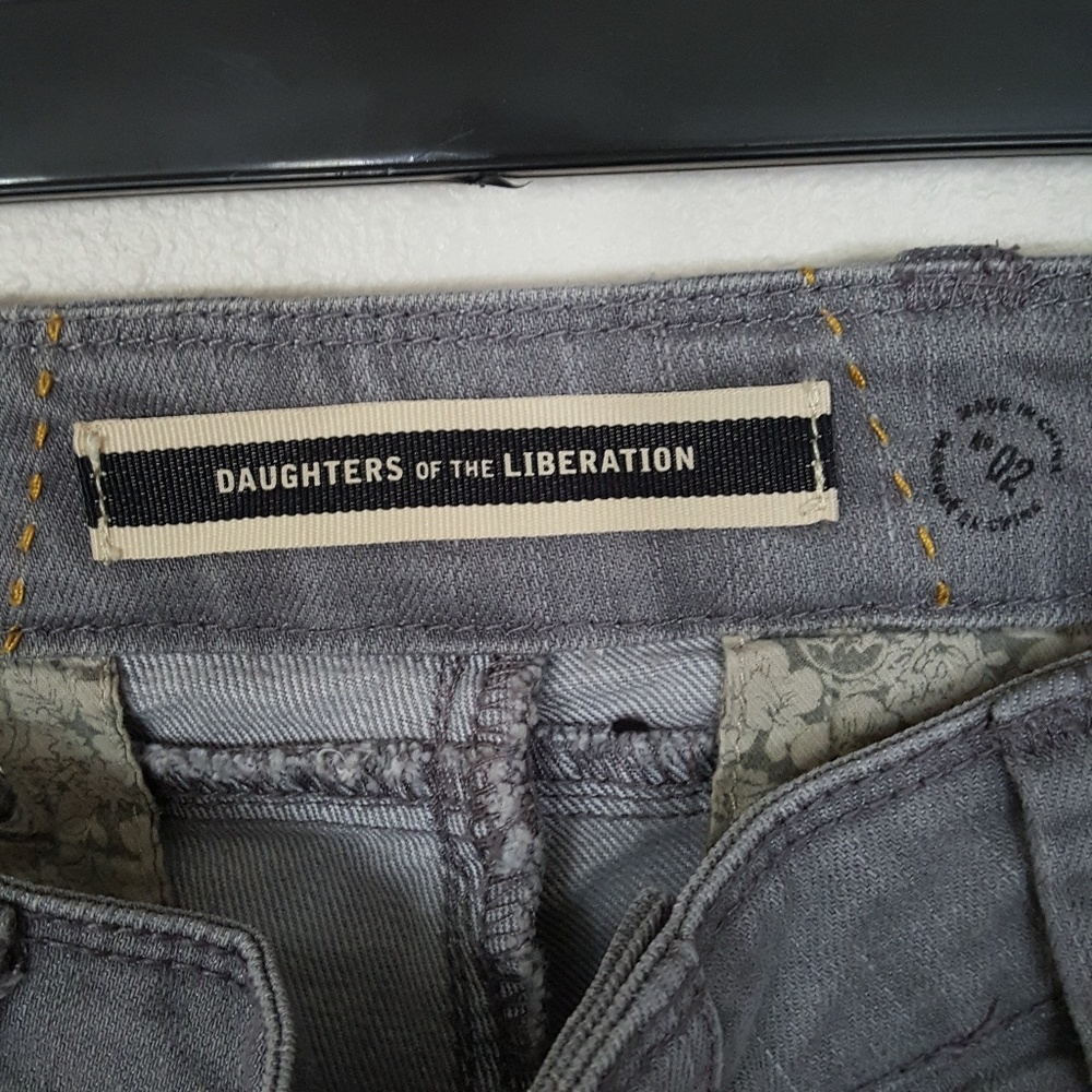 Daughters of the Liberation Jeans. - Picture 4 of 6